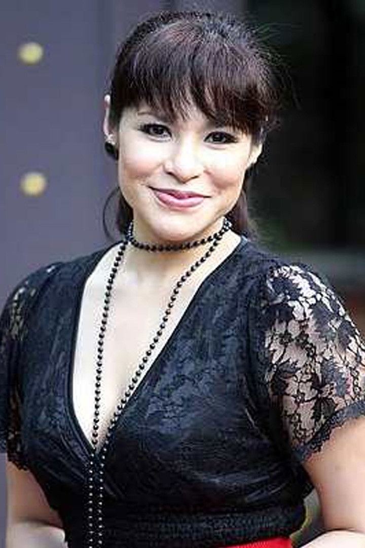 Zila Bakarin backdrop