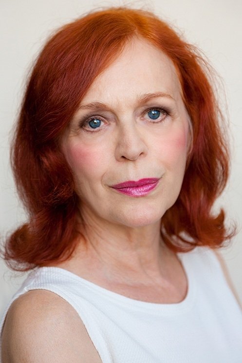 Iris Karina backdrop