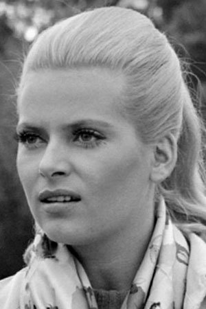 Emely Reuer backdrop