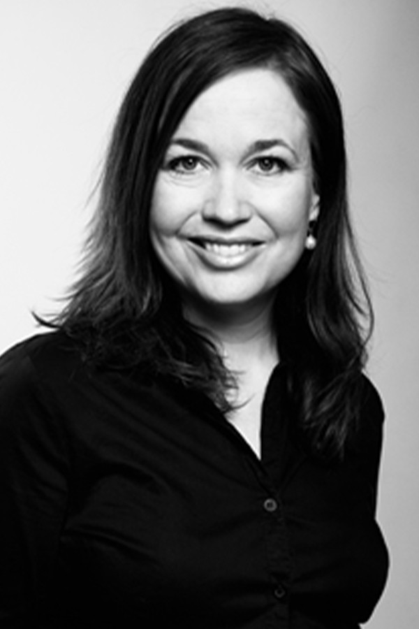 Karolina Rahm backdrop