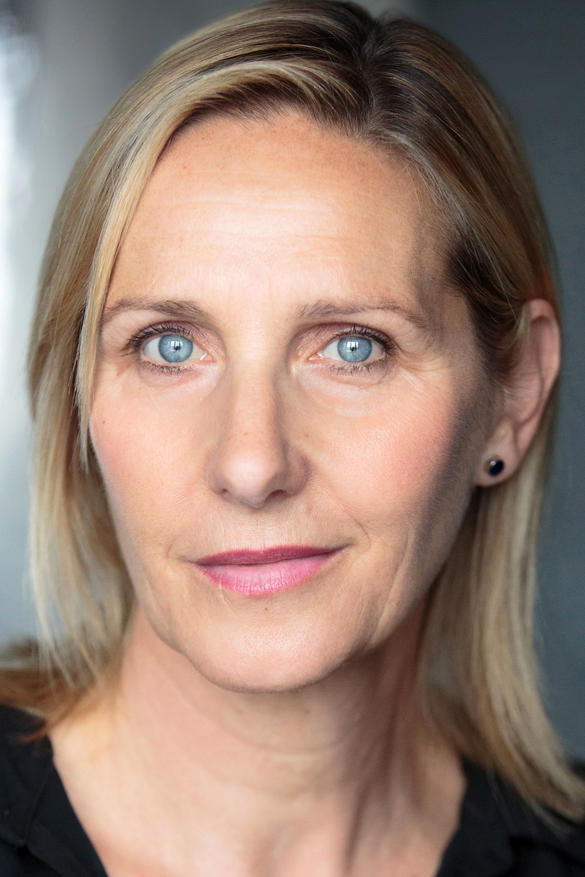 Miriam Lucia backdrop