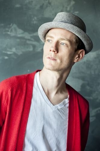 Paul-Victor Vettes backdrop