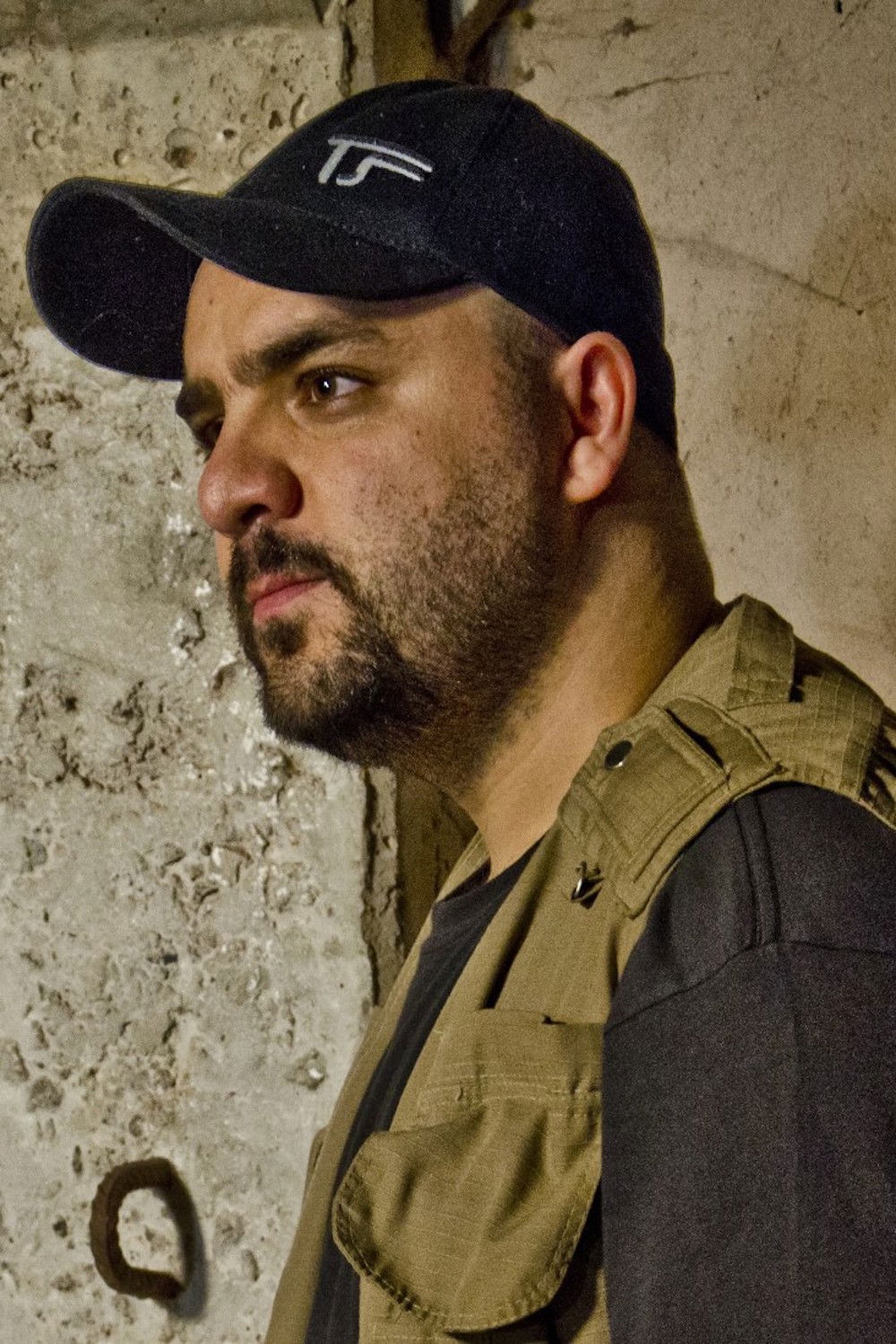 Tiago Belotti backdrop