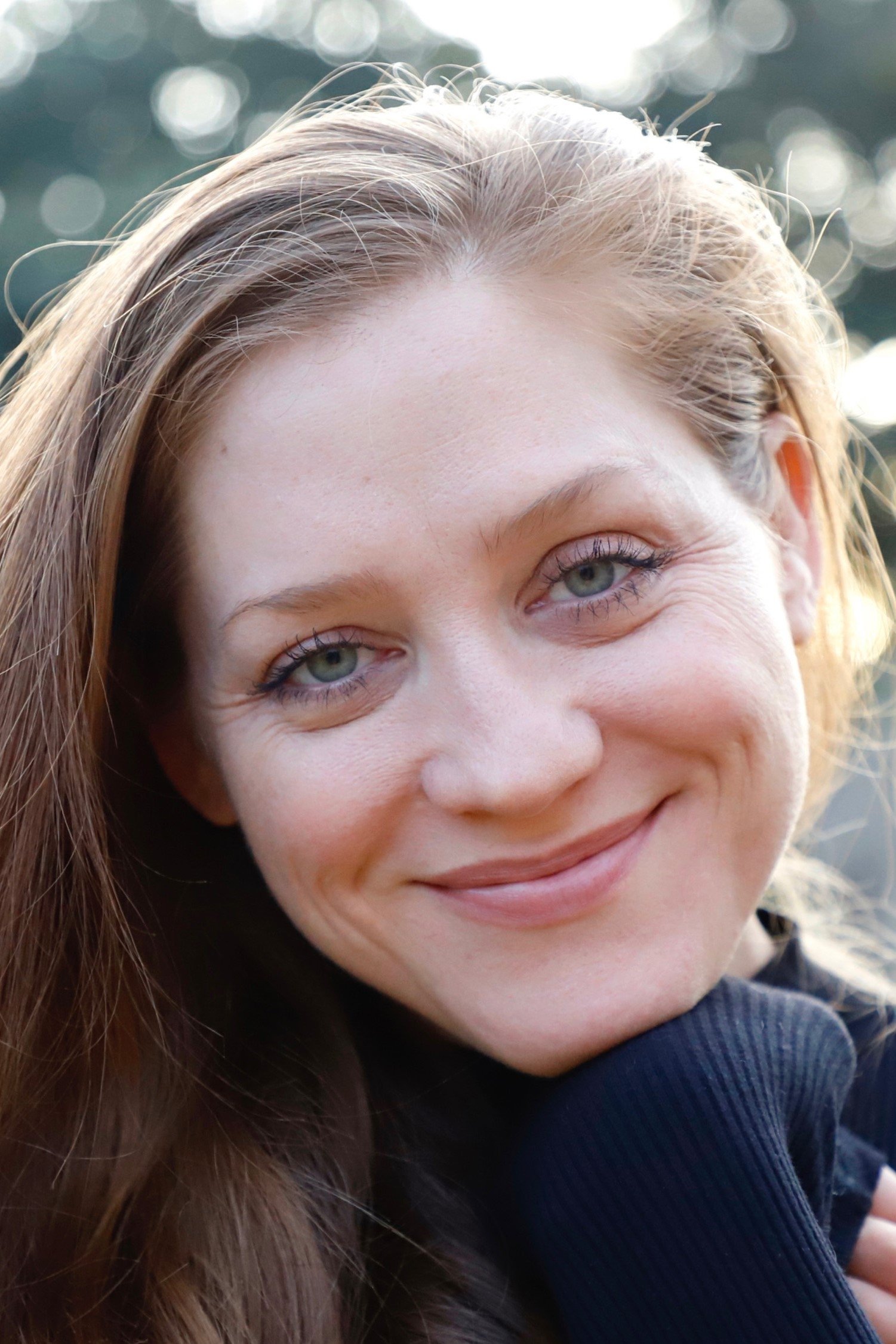 Ogustin Frizel backdrop