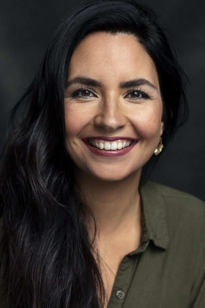 Éloïsa Cervantes backdrop