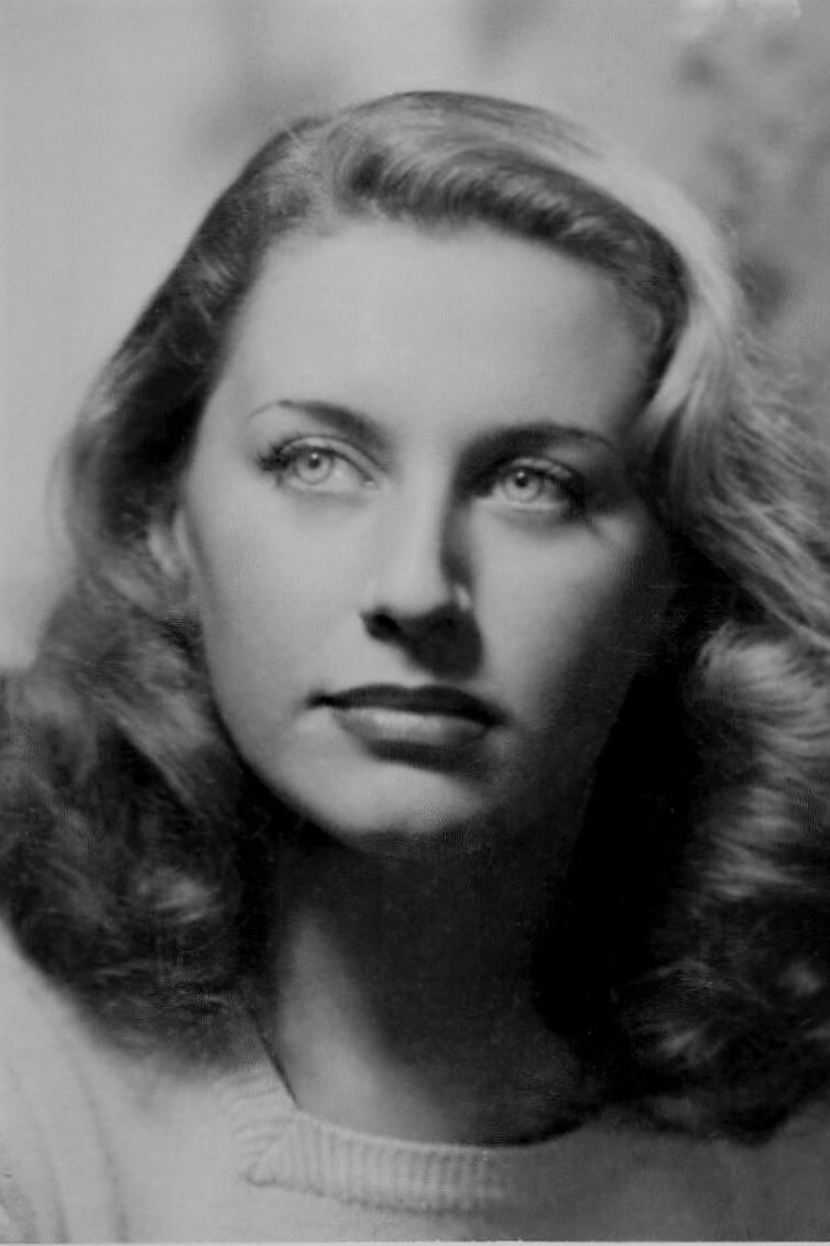 Tina De Mola backdrop