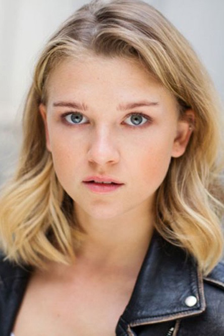 Sinje Irslinger backdrop