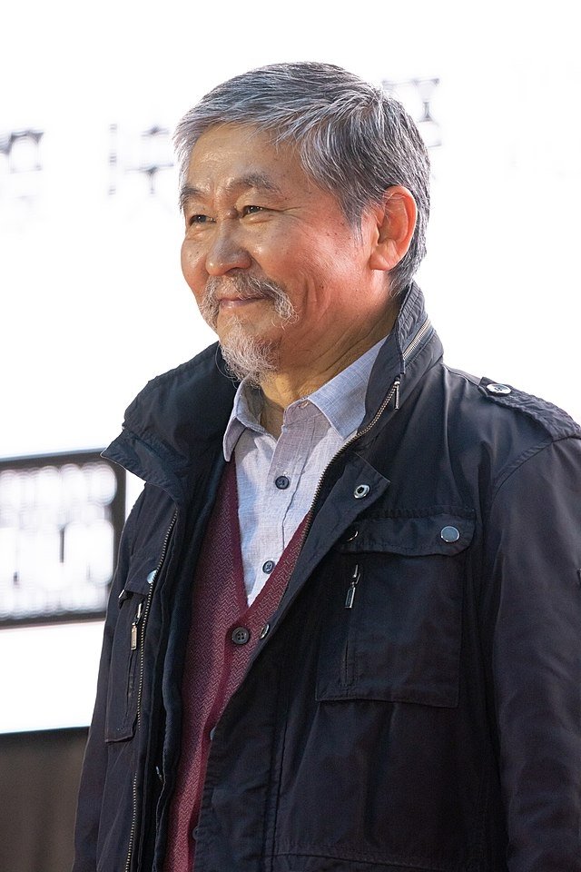 Aktan Arym Kubat backdrop