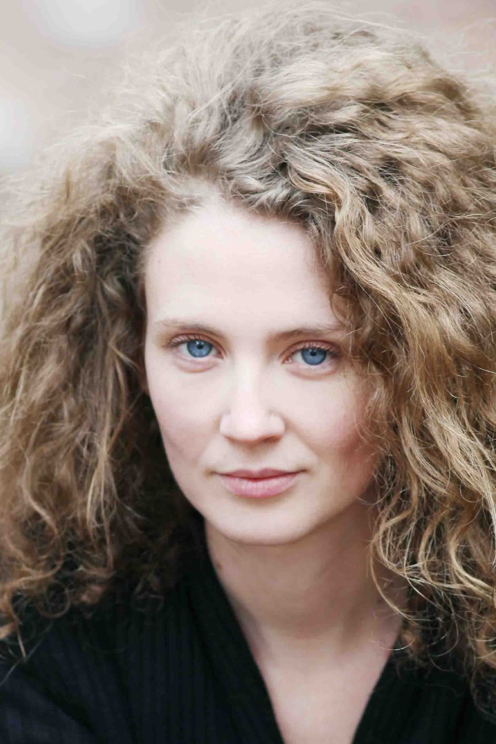 Laura Pizzirani: Laura Pizzirani backdrop