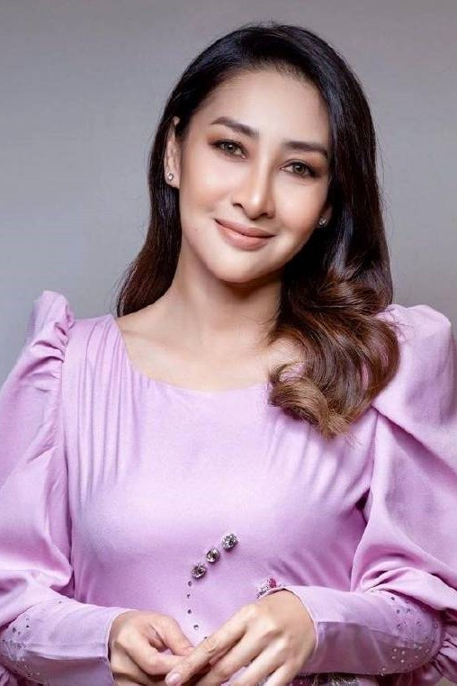 Rita Rudaini backdrop