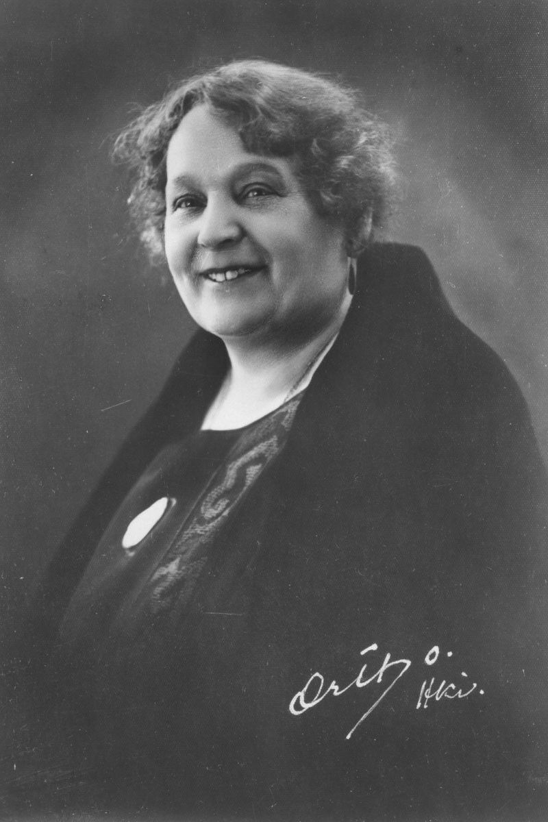 Kirsti Suonio backdrop