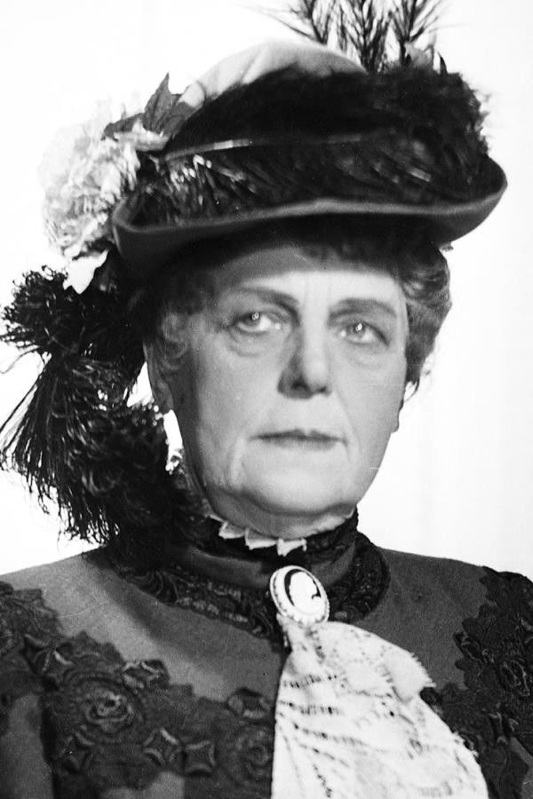 Wanda Jarszewska backdrop