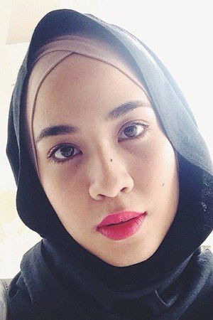 Bella Dally backdrop