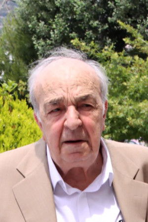 Antonis Tempos backdrop