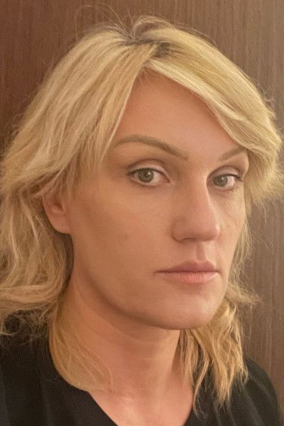 Cinzia Bomoll backdrop