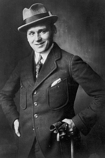 Ernst Karchow backdrop