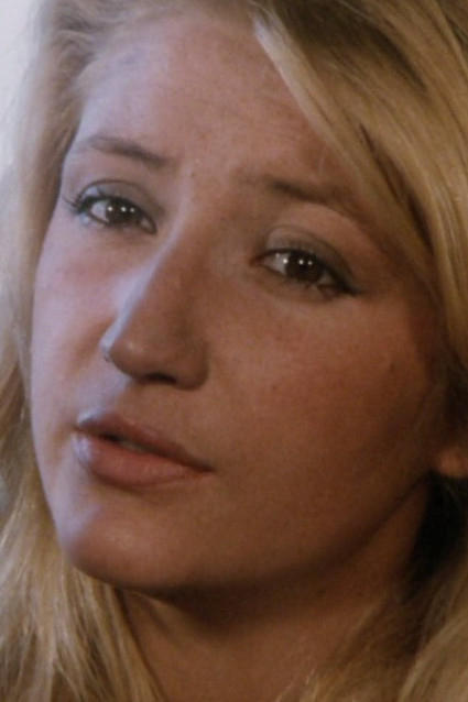 Cintia Lodetti backdrop