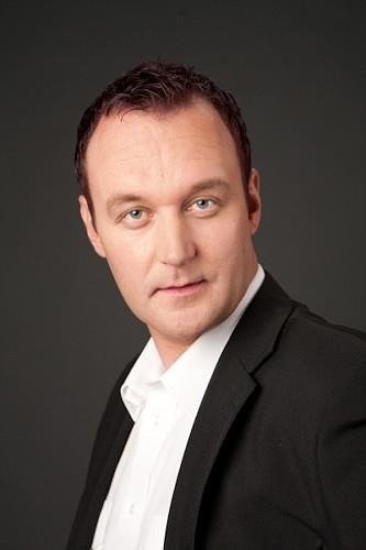 Henrik Normann backdrop