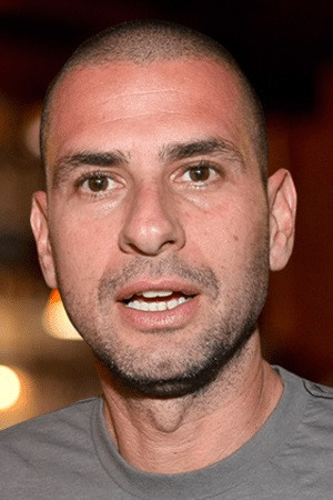 Eyal Kitzis backdrop