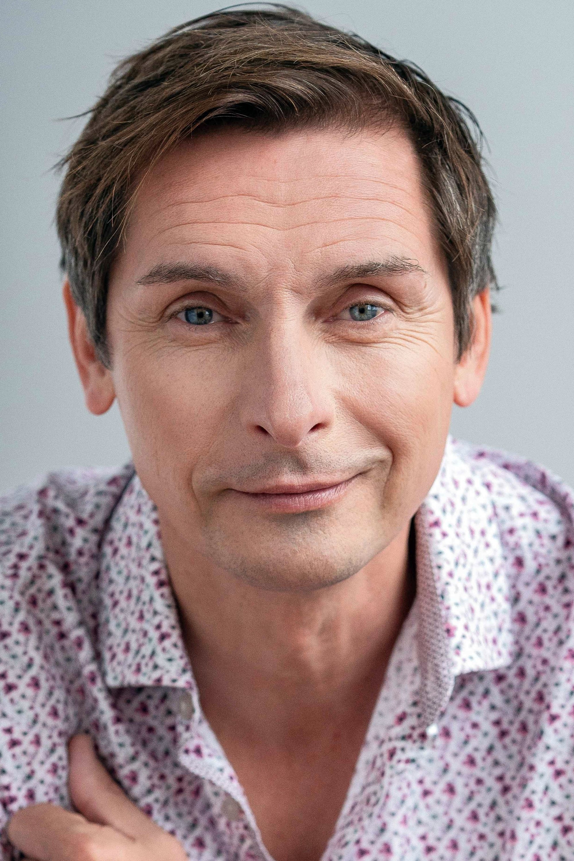 Sasha Samar backdrop