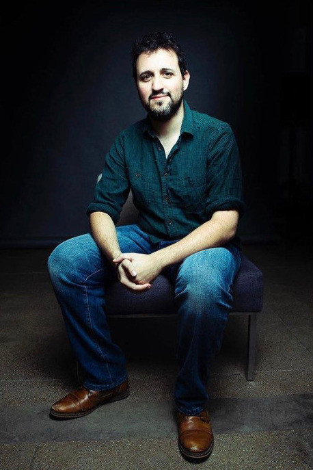 Aleks Kavutskiy backdrop