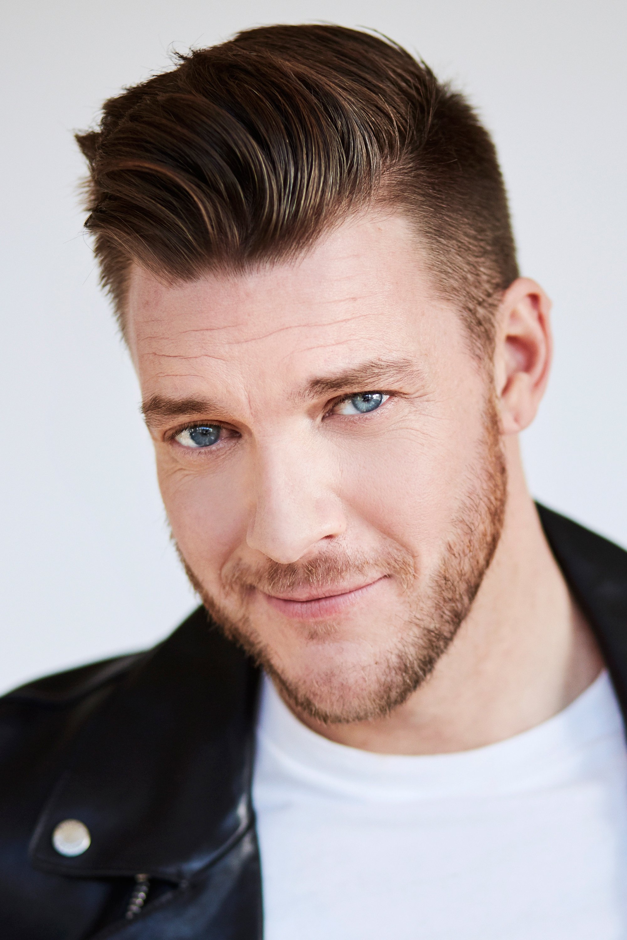 Mathieu Baron backdrop