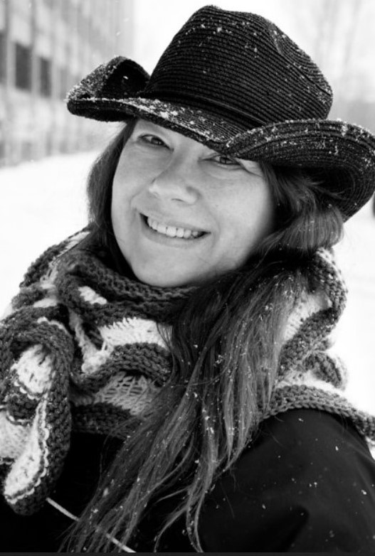 Isabelle Hayeur backdrop