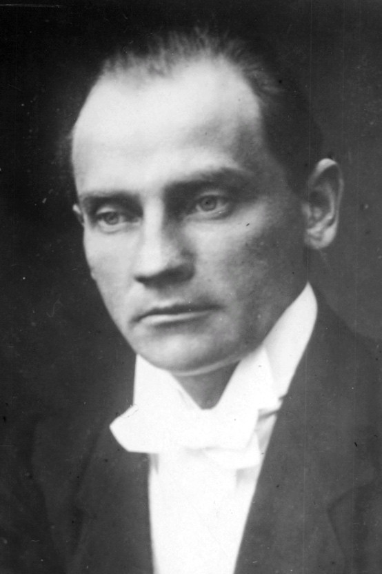 Henning Ohlson backdrop