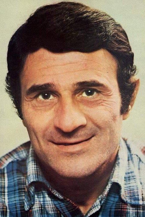 Giannis Malouhos backdrop