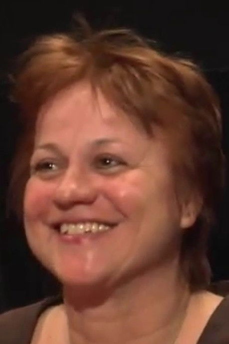 Erika Ozsda backdrop