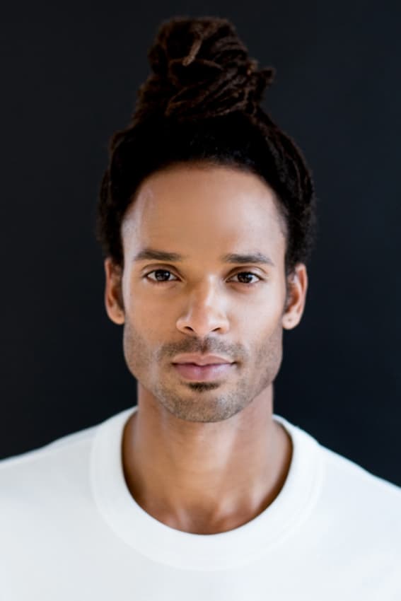 Iannicko N'Doua backdrop