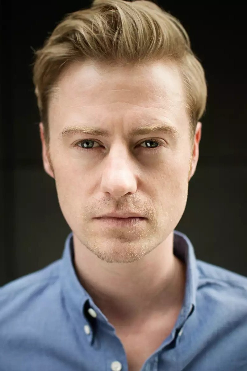 Eric Bouwer backdrop