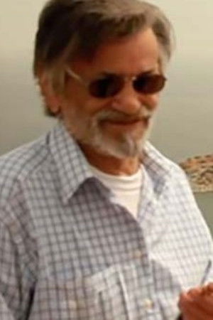 Sakis Maniatis backdrop