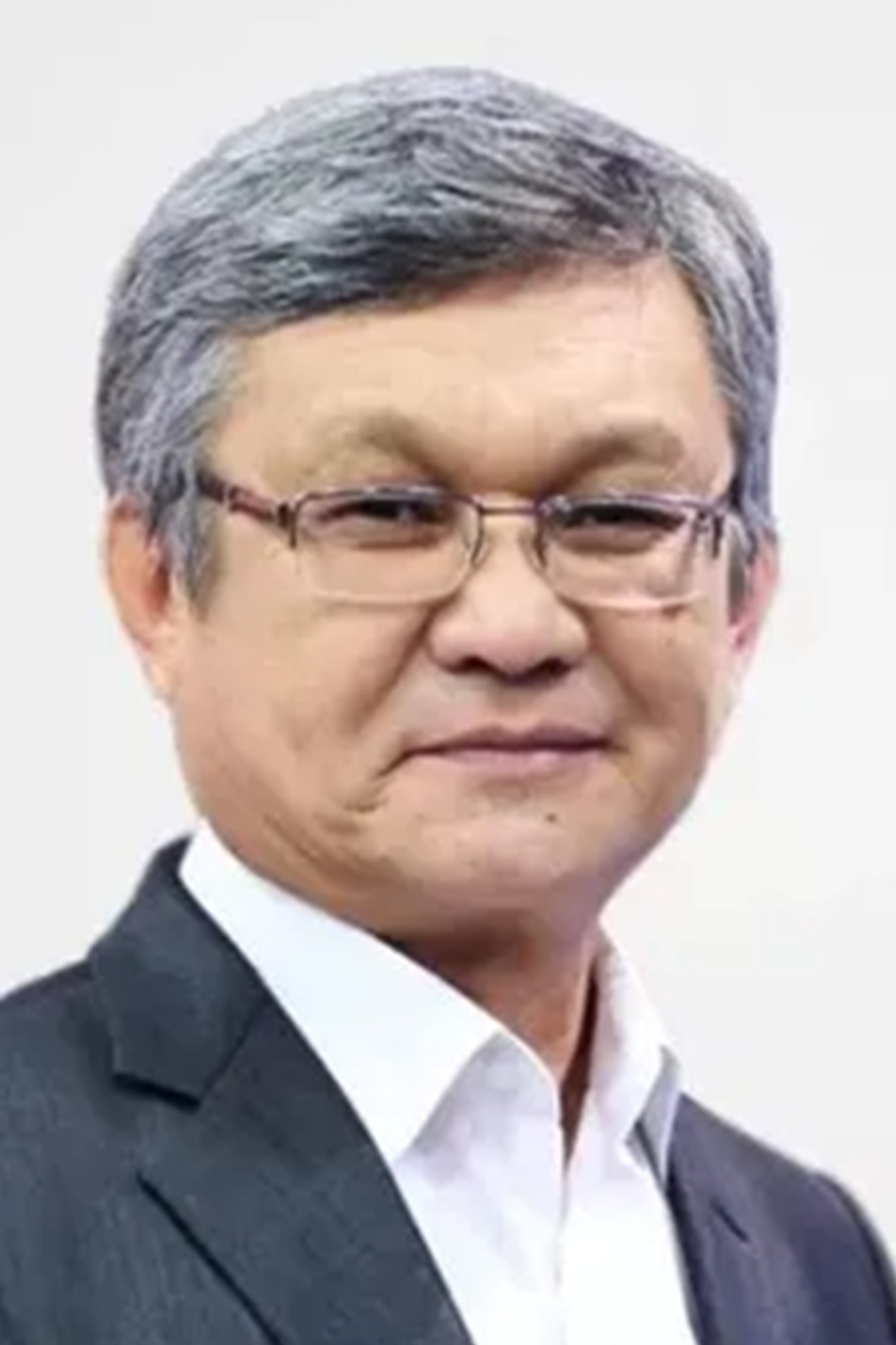 Bakhitzhan Alpeisov backdrop