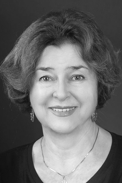 Lidiia Yaremchuk backdrop