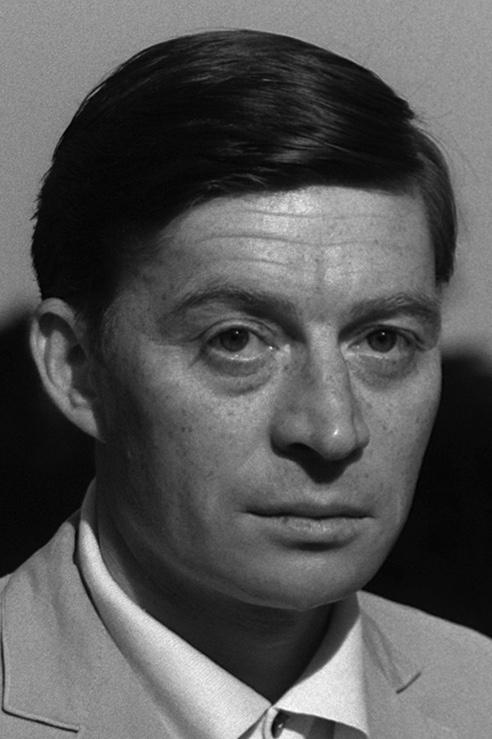 Xhak Doniol-Valkroz backdrop