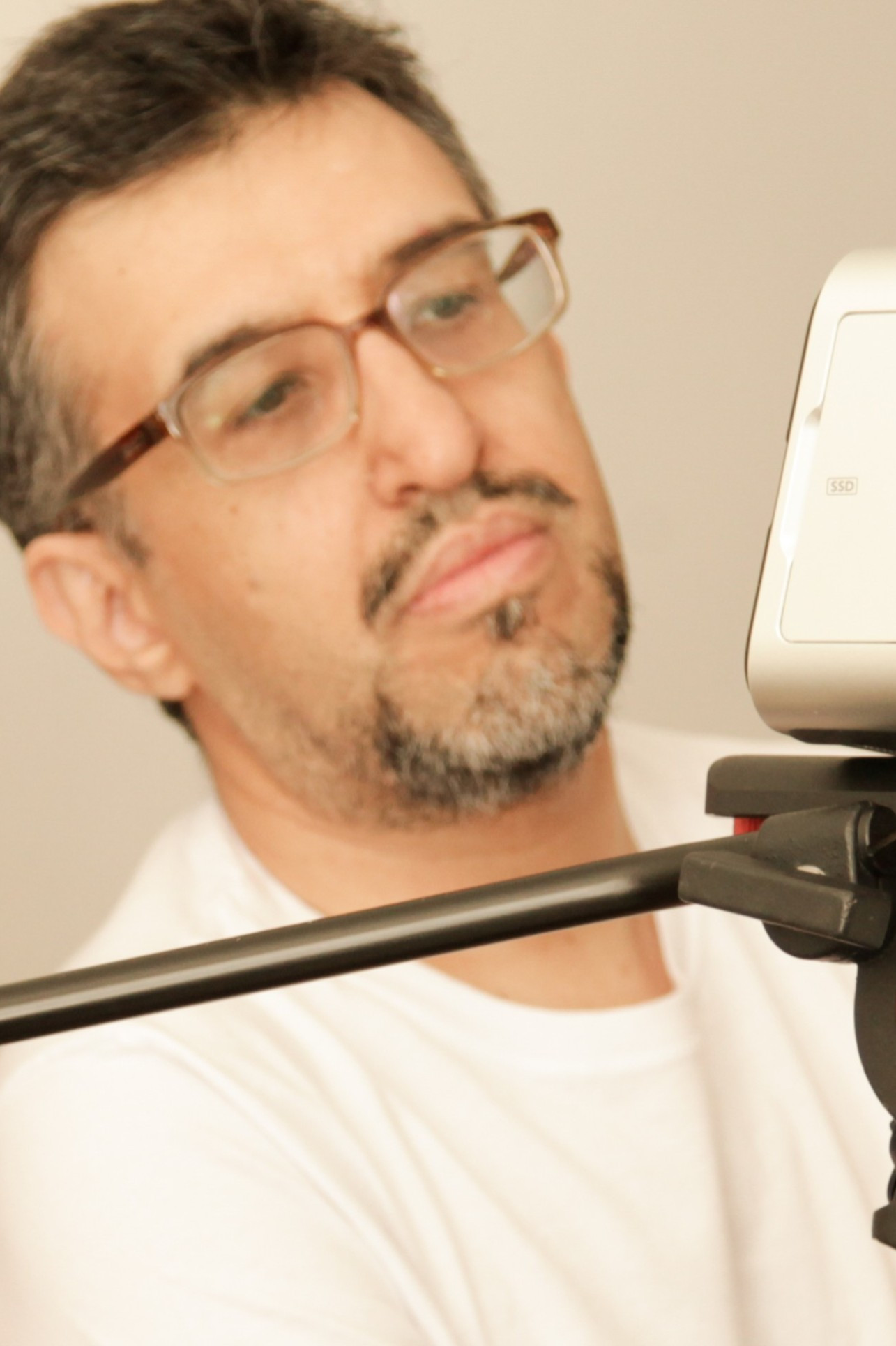 Daniel Moreno backdrop