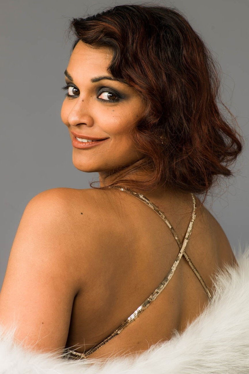 Danielle de Niese backdrop