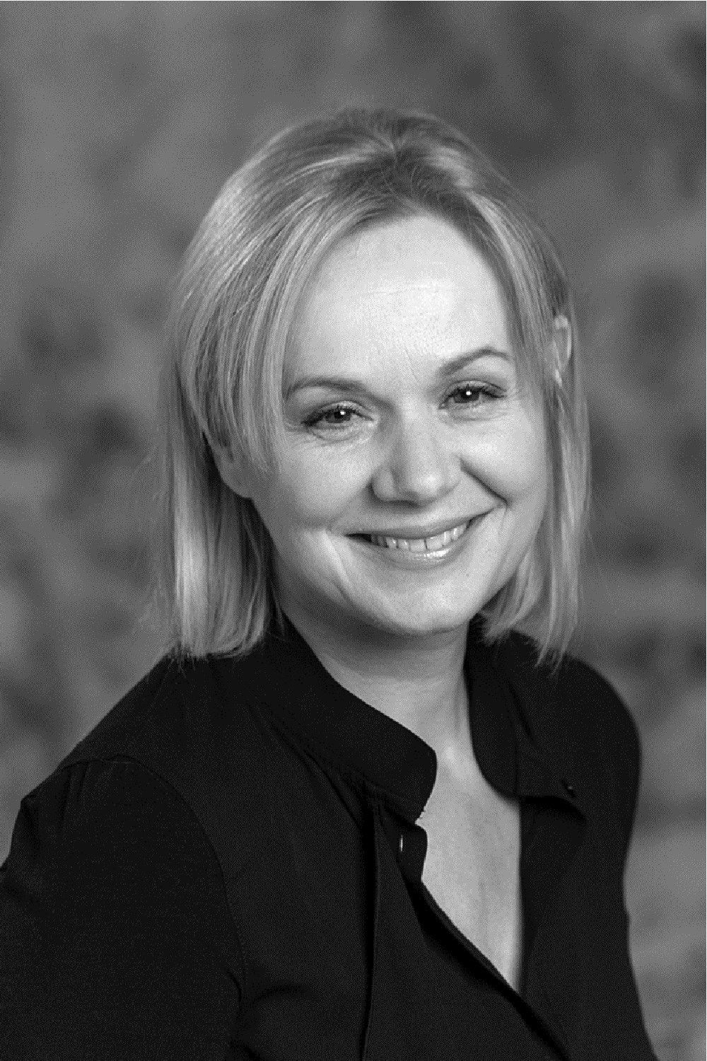 Ksenija Pajić backdrop