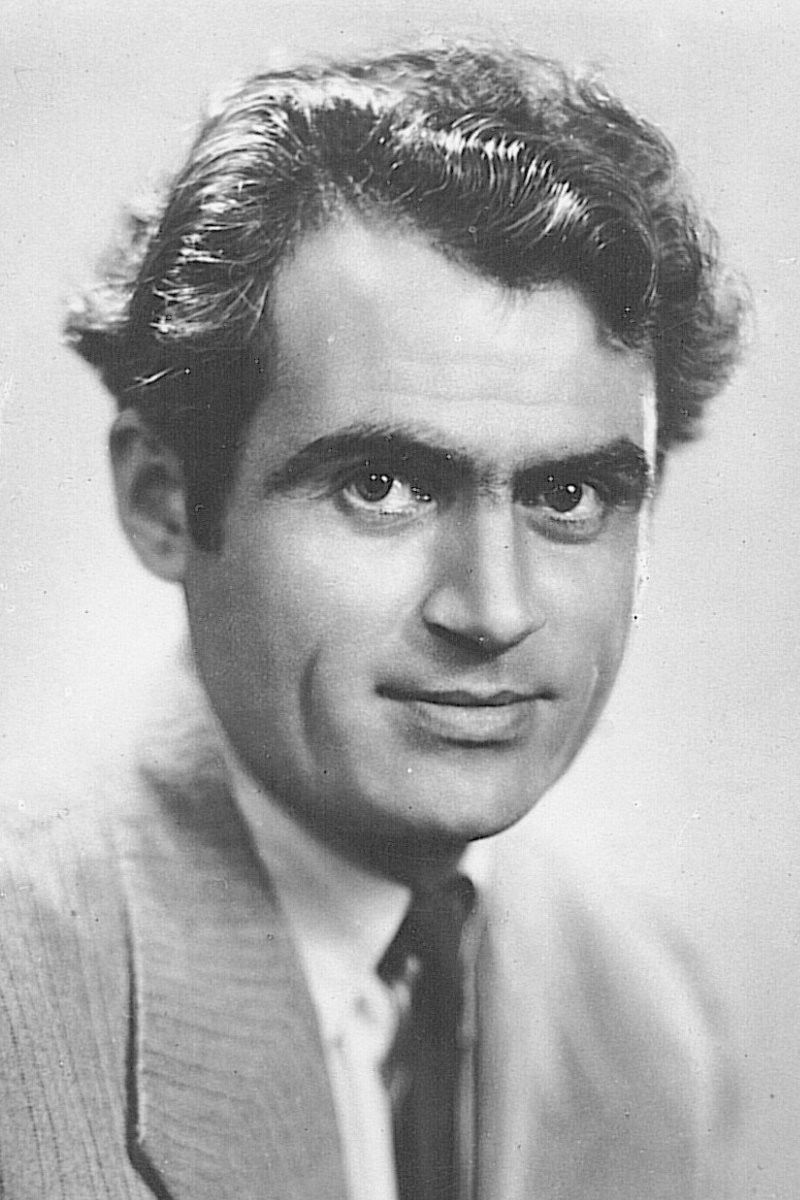 Ivan Bratanov backdrop