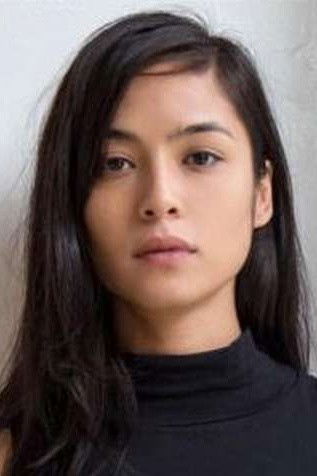 Mariana Renata backdrop