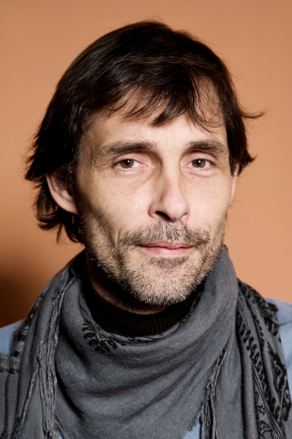 Erdal Beşikçioğlu backdrop