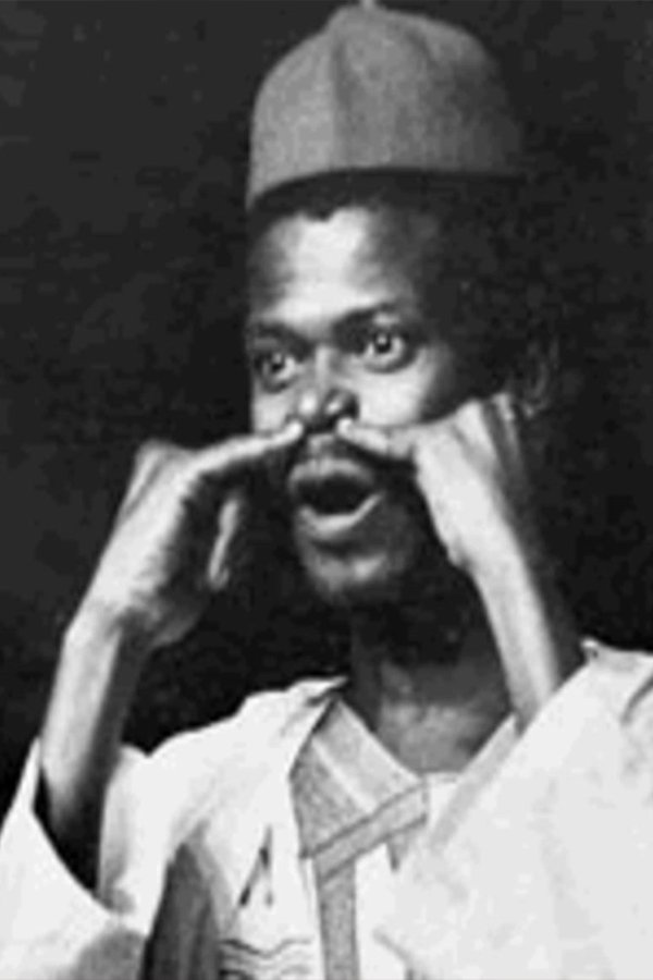 Essindi Mindja backdrop