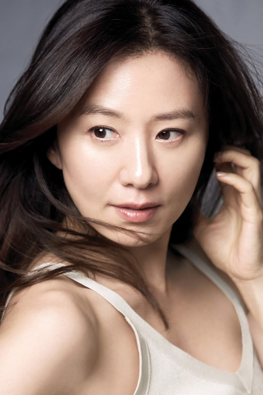 Kim Hee-ae backdrop