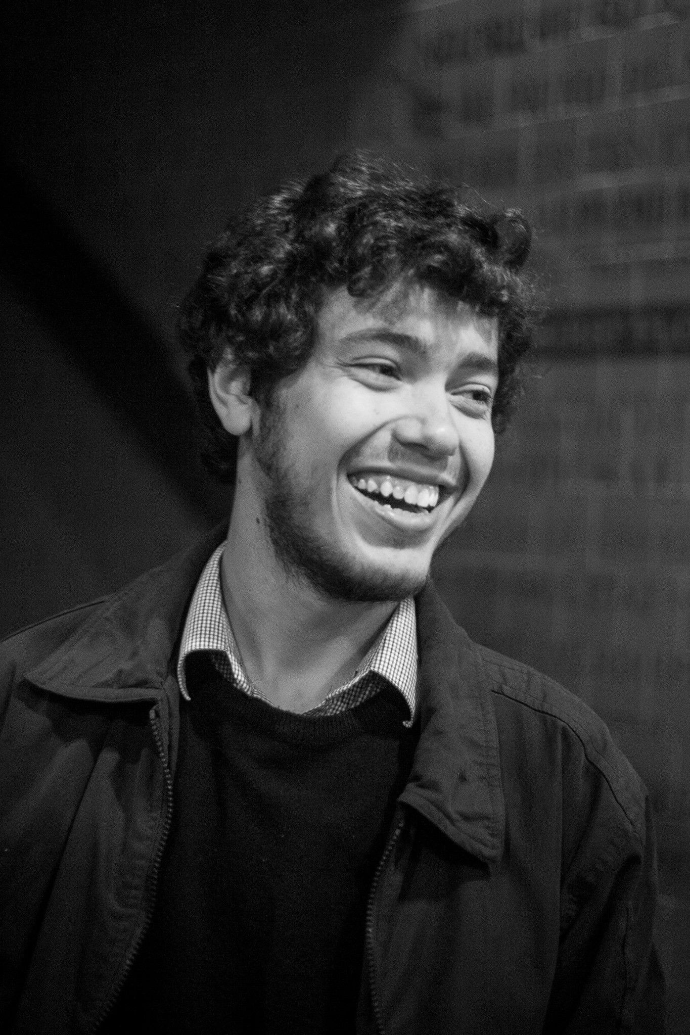 Leonardo Mouramateus backdrop