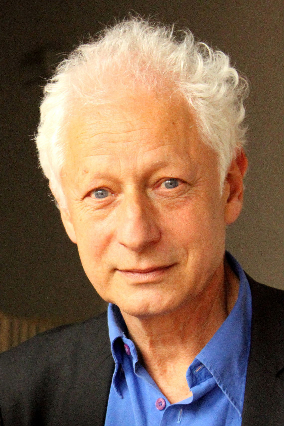 Robert Cahen backdrop