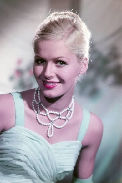 Gudula Blau backdrop