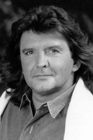 Bernd Clüver backdrop