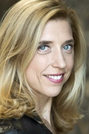 Amélie Prévot backdrop