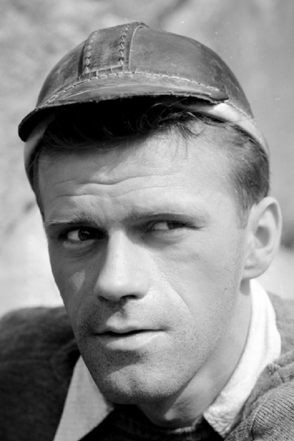 Jerzy Zapiór backdrop